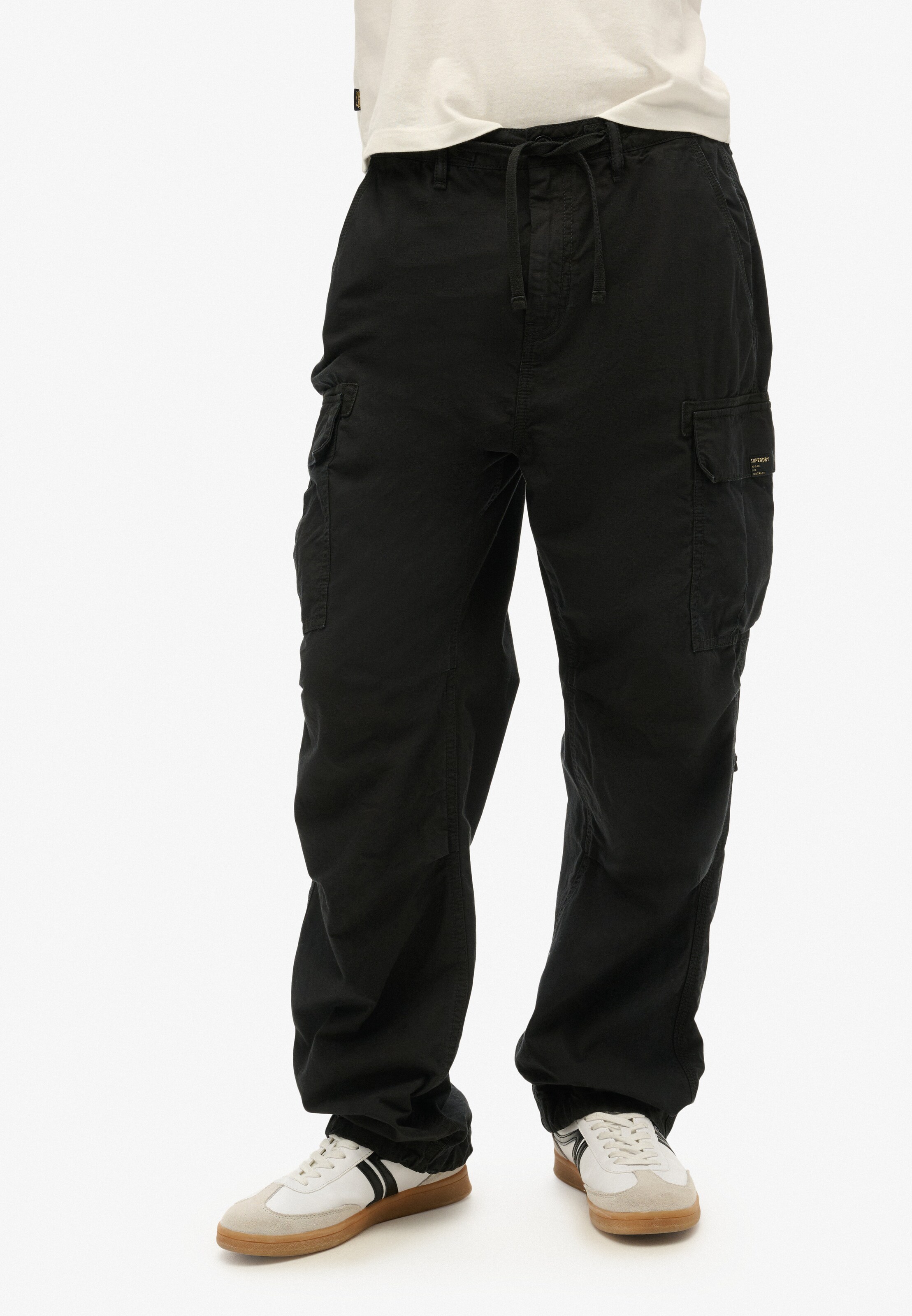 Superdry - Loosefit Calças cargo 'Para' em preto