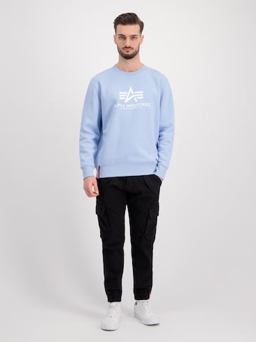 ALPHA INDUSTRIES Sweatshirt in Blauw