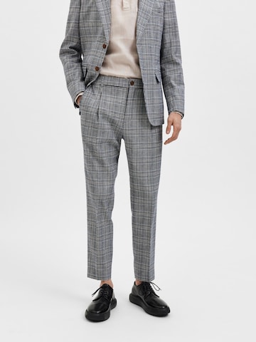 SELECTED HOMME - Pantalón plisado 'Noah' en gris: frente