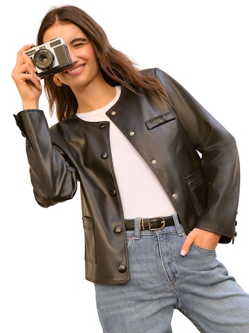 Friends Like These Between-season jacket in Black: front