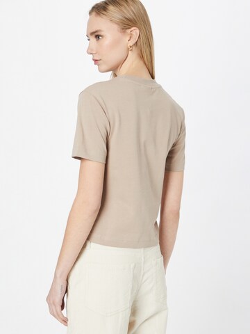Gina Tricot T-Shirt in Beige