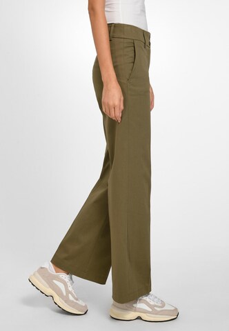 St. Emile Boot cut Pleated Pants in Green