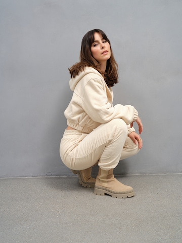 A LOT LESS Tapered Trousers 'Fabienne' in Beige
