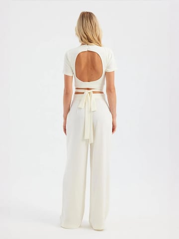 Completo pantalone di Hiccup in bianco