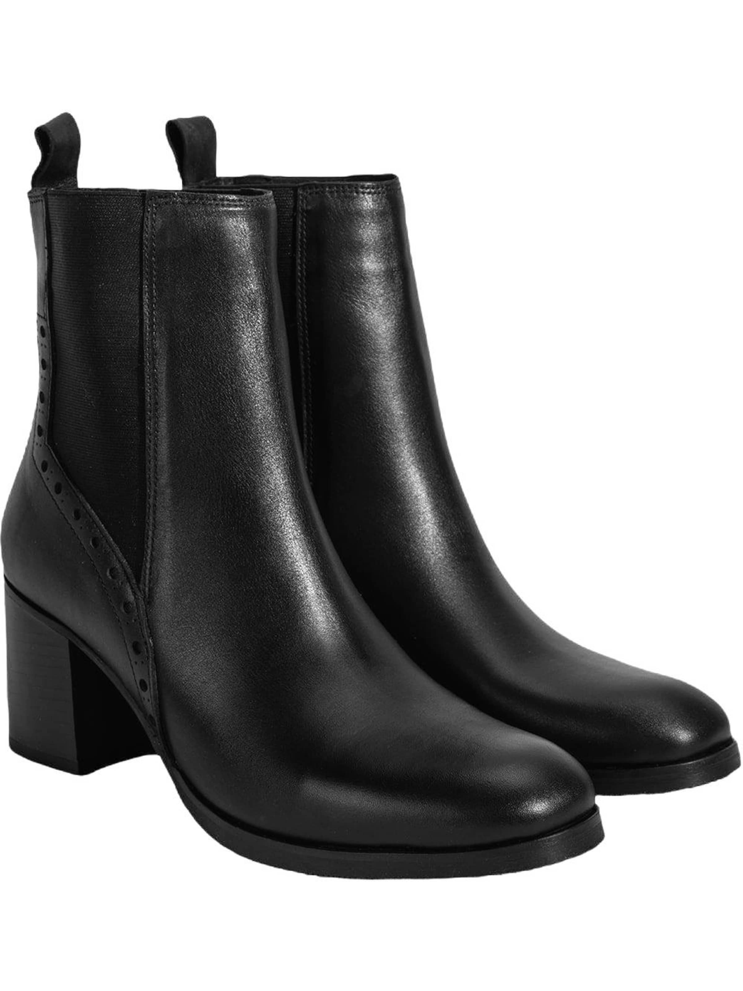 Desa Boots 'Stiefeletten' in Black: front