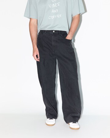 BALMOHK Baggy Jeans 'FRAN' in Black: front