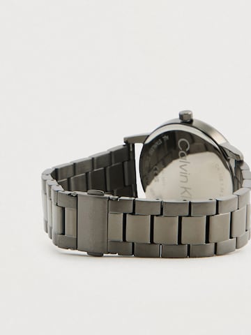 Calvin Klein Аналогов часовник в сребърно