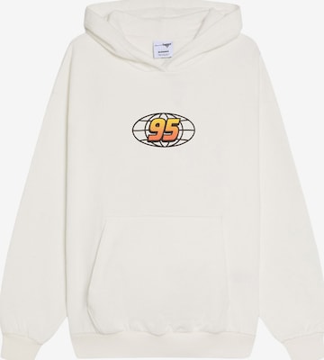 Bershka Collegepaita 'CARS' värissä valkoinen: etupuoli