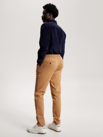 TOMMY HILFIGER Tapered Chino Pants 'Harlem' in Brown