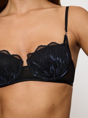 TRIUMPH BH ' Crazy Stupid Love ' in Zwart