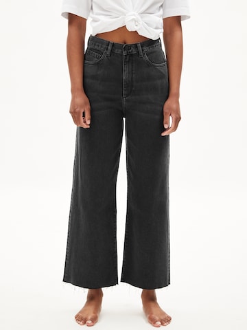 ARMEDANGELS Wide leg Jeans in Zwart: voorkant