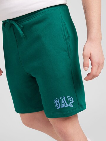 Regular Pantalon GAP en vert