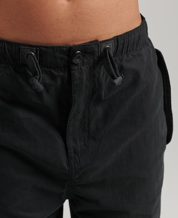 Superdry Tapered Cargobroek 'Parachute' in Zwart