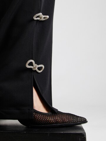 Hoermanseder Wide leg Pleat-Front Pants in Black