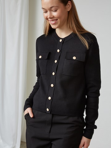 SISTERS POINT Cardigan 'HELIBA' i sort: forside