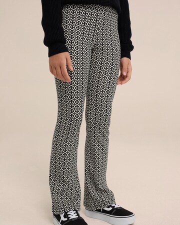 WE Fashion Flared Leggings in Zwart: voorkant