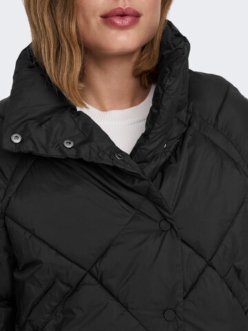 Veste d’hiver 'Carol' ONLY en noir