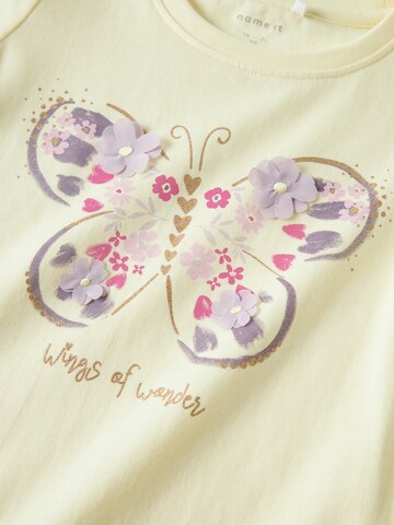 Tricou 'NMFDEPPA' de la NAME IT pe galben