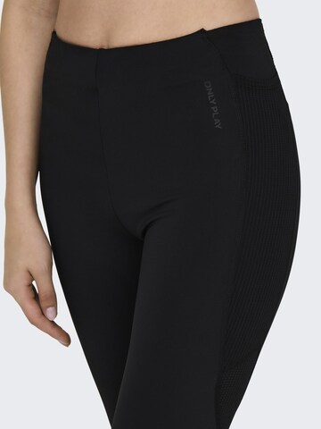 Slimfit Pantaloni sportivi di ONLY PLAY in nero