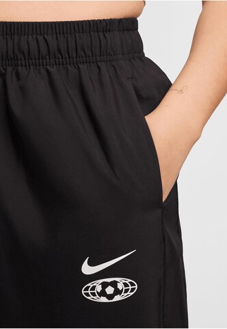regular Pantaloni sportivi di NIKE in nero