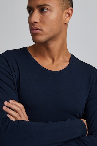 Casual Friday Longsleeve 'Theo' in Blau