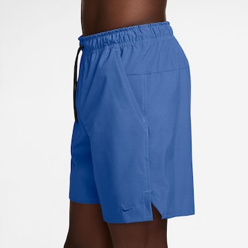 NIKE Regular Sportshorts 'Unlimited' in Blau