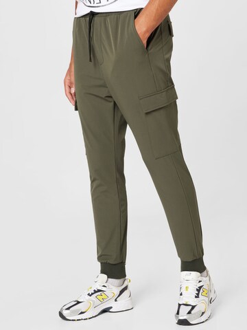 JUST JUNKIES Tapered Cargo Pants 'Oliver' in Green: front