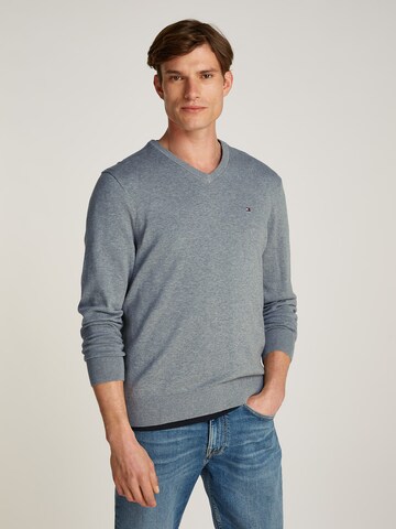 TOMMY HILFIGER Pulóver 'ESSENTIAL' - szürke: elől
