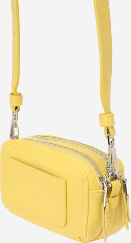 ESPRIT Чанта с презрамки в жълто: отпред