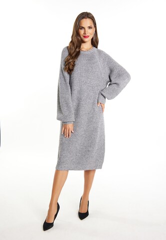 Robes en maille faina en gris