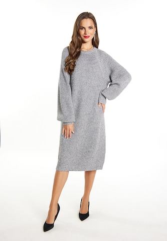 Robes en maille faina en gris