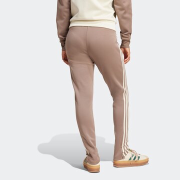 ADIDAS ORIGINALS Slimfit Hose 'Adicolor Sst' in Braun