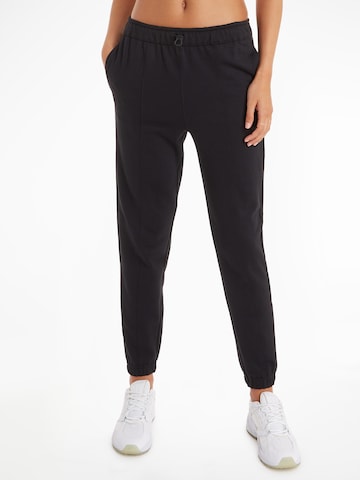 Effilé Pantalon Calvin Klein Sport en noir : devant