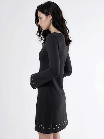 Qu Style Dress in Black