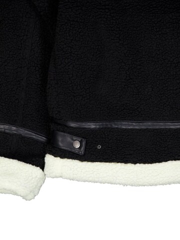 ALPHA INDUSTRIES Jacke in Schwarz