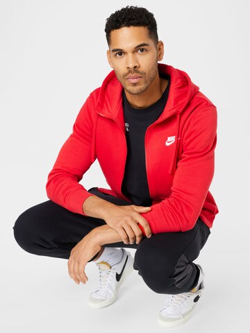 Nike Sportswear Regular Fit Sweatjacke  'Club Fleece' in Rot