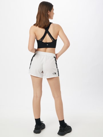 THE NORTH FACE Regular Outdoorshorts 'Mountain Athletics' in Weiß