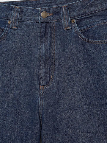 Pull&Bear Loosefit Džíny – modrá