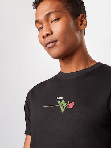 Mister Tee T-Shirt 'Rose Love' in Schwarz