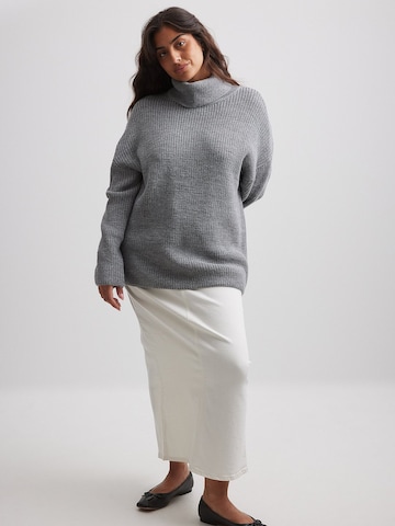 NA-KD Pullover in Grau