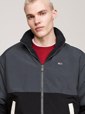 Veste mi-saison Tommy Jeans en gris