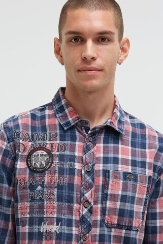 CAMP DAVID Regular Fit Karohemd mit Logo Artworks in Rot