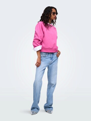 ONLY Sweatshirt 'ONLJETT' in Pink: side