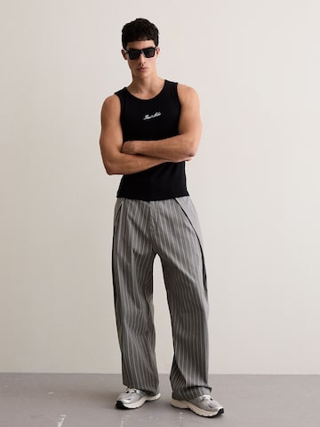 Bershka Barrel Hose in Grau