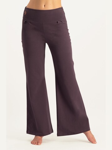 Urban Goddess Yoga & Activewear Wide leg Workout Pants 'Maeve' in Purple: front