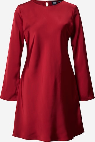 Rochie de la GAP pe roșu: față