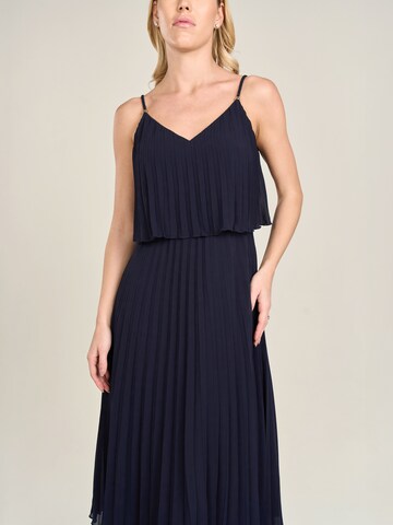 APART Kleid in Blau
