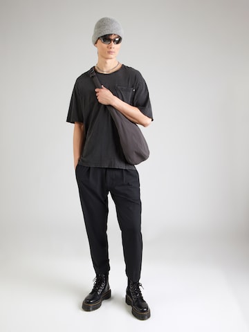 Redefined Rebel T-Shirt in Schwarz
