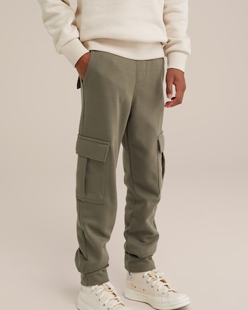 WE Fashion - regular Pantalón en verde: frente