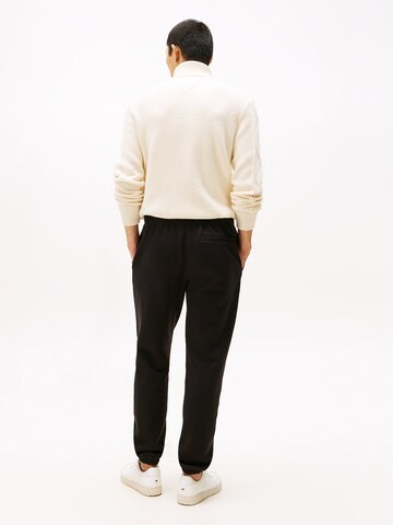 Effilé Pantalon 'ESSENTIAL' TOMMY HILFIGER en noir